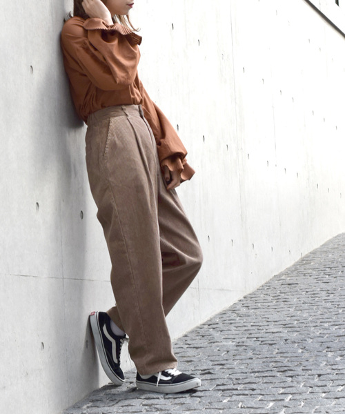 w closet(ダブルクローゼット)の「タック入りペグトップフルレングスパンツ_(その他パンツ・レディース・アイボリー/モカ/ラベンダー・FREE)」の19枚目の写真