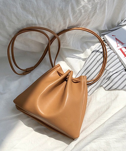 shopnikoniko(ショップニコニコ)の「巾着バッグ(ショルダーバッグ・レディース・ベージュ/キャメル/ブラック/グリーン系その他・フリー)」の4枚目の写真