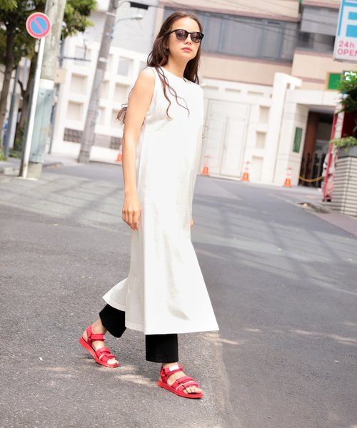 niko and...(ニコアンド)の「オリジナルNベルトサンダル(サンダル・レディース・ホワイト/レッド/ブラック・SMALL/MEDIUM/LARGE)」の6枚目の写真