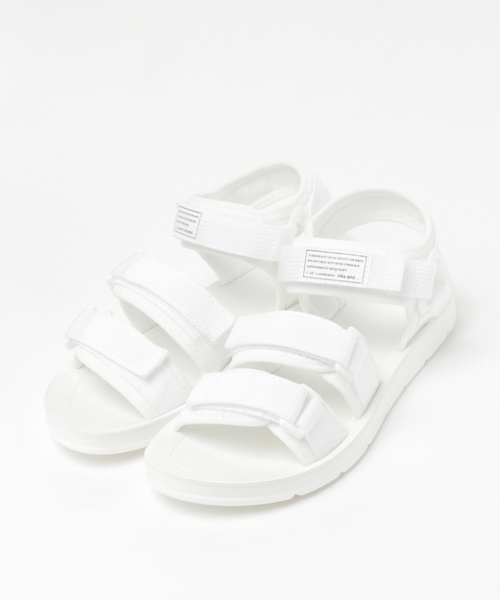 niko and...(ニコアンド)の「オリジナルNベルトサンダル(サンダル・レディース・ホワイト/レッド/ブラック・SMALL/MEDIUM/LARGE)」の4枚目の写真