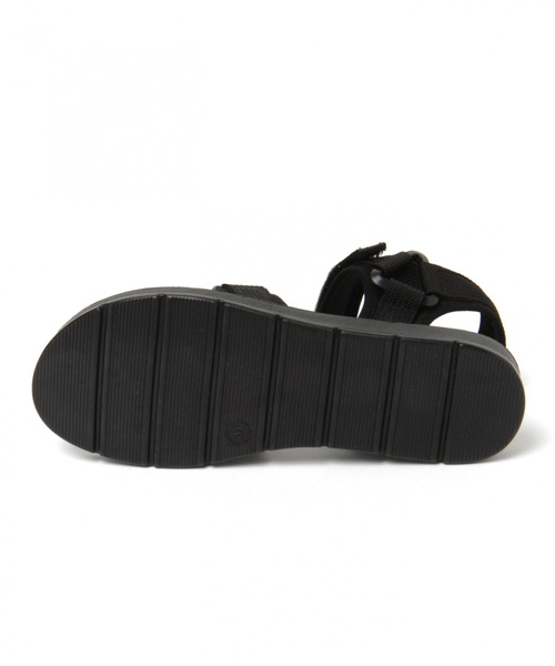 niko and...(ニコアンド)の「オリジナルNベルトサンダル(サンダル・レディース・ホワイト/レッド/ブラック・SMALL/MEDIUM/LARGE)」の12枚目の写真