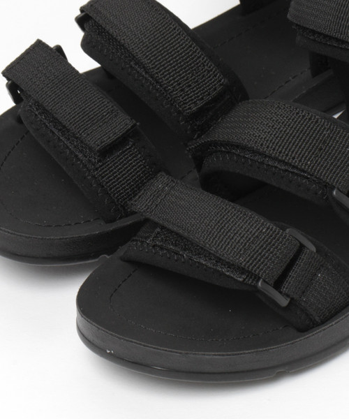 niko and...(ニコアンド)の「オリジナルNベルトサンダル(サンダル・レディース・ホワイト/レッド/ブラック・SMALL/MEDIUM/LARGE)」の7枚目の写真