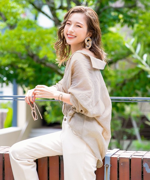 KOBE LETTUCE（コウベレタス）の「通気性バツグンで真夏も快適！選べる2タイプ シアーガーゼリラックスシャツ（シャツ/ブラウス・レディース・ベージュ/オレンジ/グレイッシュベージュ/オフホワイト/ブラック/グレー/ピンク/ブルー/ネイビー/ライトグレー/ライトピンク/イエロー系1/ネイビー系1/ベージュ系/ベージュ系1/ライトグレー系/ピンク系/ライトグレー系1/ホワイト系/イエロー系/ホワイト系1/ネイビー系/ピンク系1/ブラック系1/ブラック系/ミント/チャコールグレー/ホワイト系2/イエロー系2/ベージュ系2/ブルー系/ブルー系1/グレー系/ホワイト系3/ホワイト系4/イエロー系3/グリーン/グリーン系・FREE/2/1/3）」の16枚目の写真