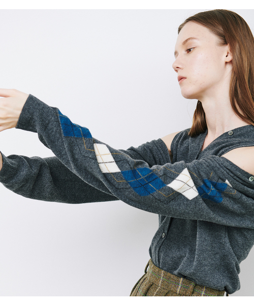 LE CIEL BLEU（ルシェルブルー）の「Argyle Sleeve Knit Cardigan（ニット/セーター・レディース・チャコールグレー/ネイビー・36）」の6枚目の写真
