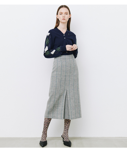 LE CIEL BLEU（ルシェルブルー）の「Argyle Sleeve Knit Cardigan（ニット/セーター・レディース・チャコールグレー/ネイビー・36）」の19枚目の写真