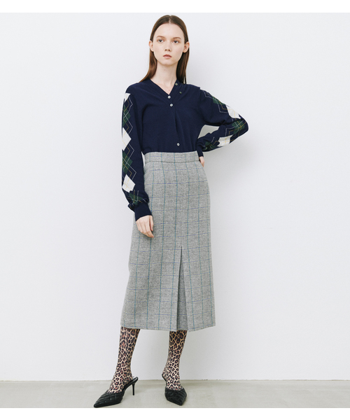 LE CIEL BLEU（ルシェルブルー）の「Argyle Sleeve Knit Cardigan（ニット/セーター・レディース・チャコールグレー/ネイビー・36）」の20枚目の写真