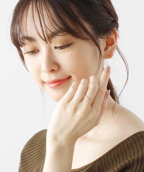 COCOSHNIK(ココシュニック)の「K10ダイヤモンド Wウェーブリング(リング・レディース・アイボリー系・10号/14号/12号)」の13枚目の写真