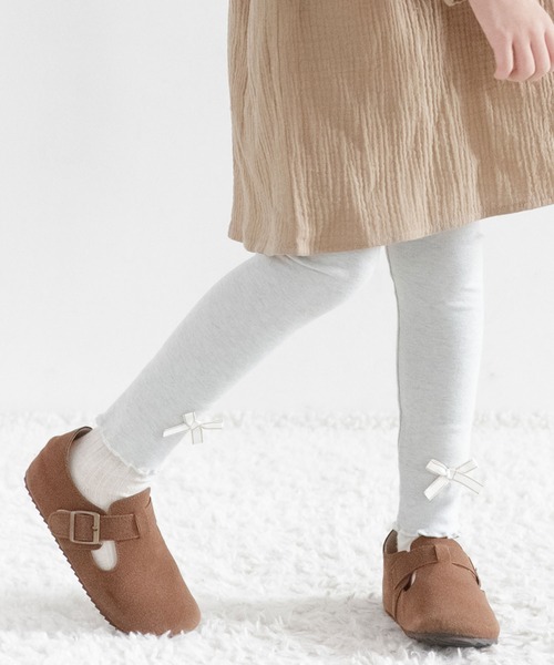 Bee des Bee（ビーデスビー）の「リボンレギンス（レギンス/スパッツ・キッズ・チャコールグレー/ブラック/ピンク/キャメル/ネイビー/ブルー/グレー/グレイッシュベージュ/パープル/ベージュ/グレー系/ダークブラウン/ピンク系その他/ホワイト/グレー系その他/パープル系/ライトグレー/ライトピンク・110cm/100cm/120cm/130cm/140cm/150cm）」の6枚目の写真