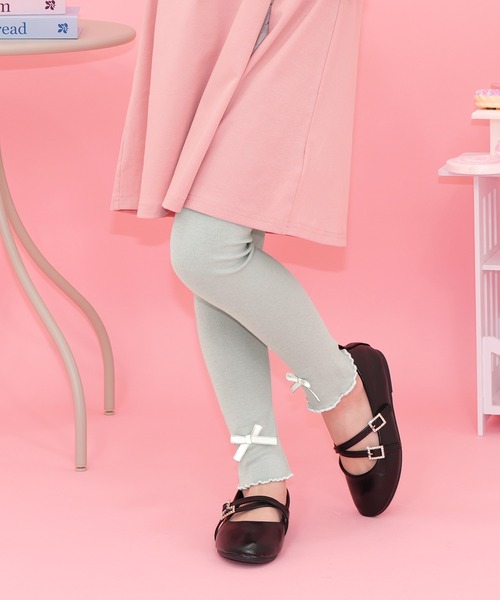 Bee des Bee（ビーデスビー）の「リボンレギンス（レギンス/スパッツ・キッズ・チャコールグレー/ブラック/ピンク/キャメル/ネイビー/ブルー/グレー/グレイッシュベージュ/パープル/ベージュ/グレー系/ダークブラウン/ピンク系その他/ホワイト/グレー系その他/パープル系/ライトグレー/ライトピンク・110cm/100cm/120cm/130cm/140cm/150cm）」の5枚目の写真