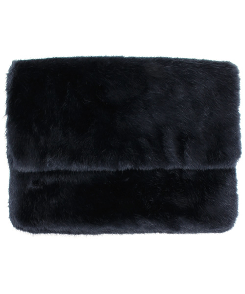 bpr BEAMS Women's(ビーピーアール ビームス)の「BEAMS / フェイクファー クラッチバッグ(クラッチバッグ・レディース・ベージュ/ネイビー・ONE SIZE)」の1枚目の写真