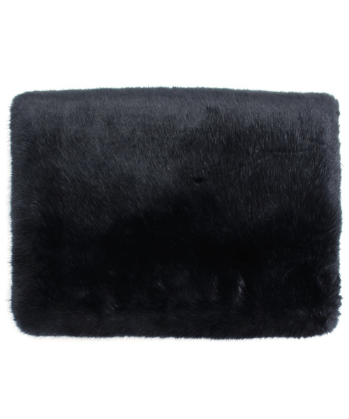 bpr BEAMS Women's(ビーピーアール ビームス)の「BEAMS / フェイクファー クラッチバッグ(クラッチバッグ・レディース・ベージュ/ネイビー・ONE SIZE)」の3枚目の写真