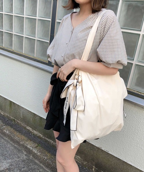 one after another NICE CLAUP(ワンアフターアナザーナイスクラップ)の「【WEB限定】サイドリボントートバッグ(トートバッグ・レディース・ベージュ/ピンク/ブラック/アイボリー・FREE)」の2枚目の写真