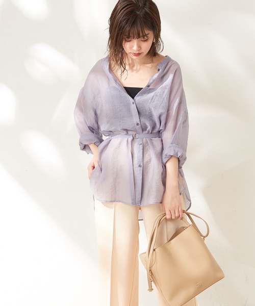 natural couture(ナチュラルクチュール)の「バンドカラーシアーシャツ(シャツ/ブラウス・レディース・ブラック/ブルー/ミント/グレイッシュベージュ・FREE)」の4枚目の写真