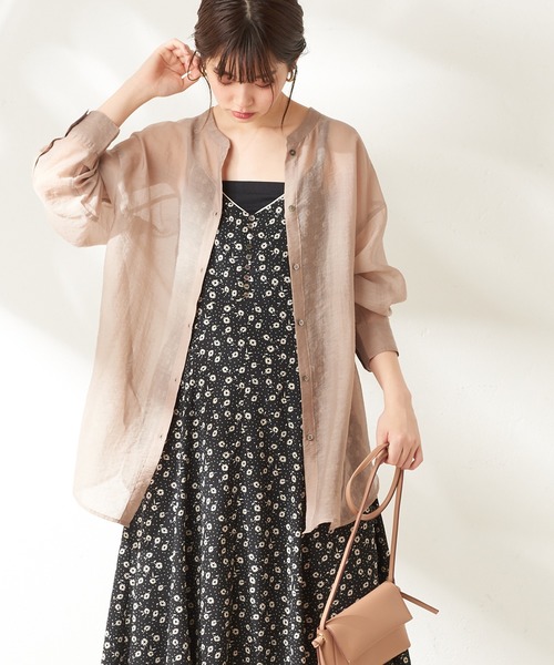 natural couture(ナチュラルクチュール)の「バンドカラーシアーシャツ(シャツ/ブラウス・レディース・ブラック/ブルー/ミント/グレイッシュベージュ・FREE)」の21枚目の写真