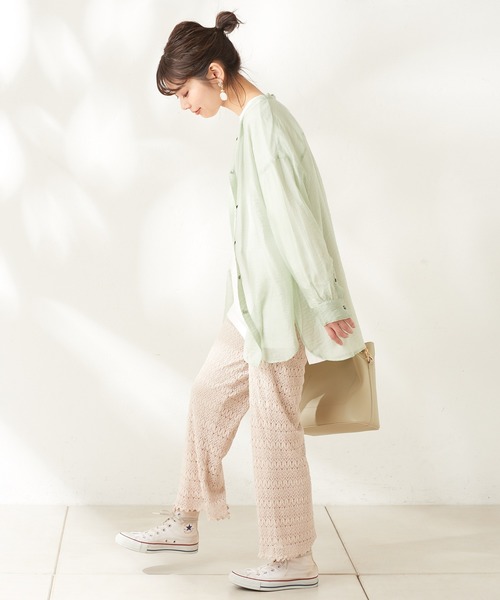natural couture(ナチュラルクチュール)の「バンドカラーシアーシャツ(シャツ/ブラウス・レディース・ブラック/ブルー/ミント/グレイッシュベージュ・FREE)」の10枚目の写真