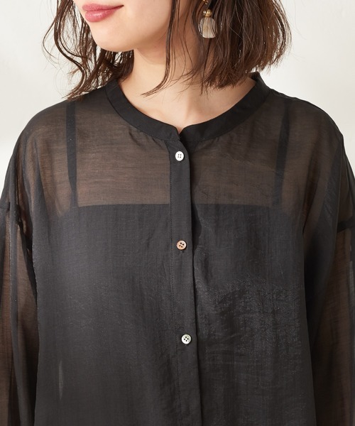 natural couture(ナチュラルクチュール)の「バンドカラーシアーシャツ(シャツ/ブラウス・レディース・ブラック/ブルー/ミント/グレイッシュベージュ・FREE)」の14枚目の写真