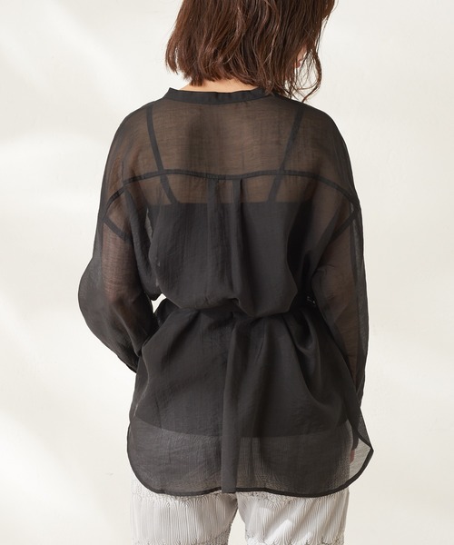 natural couture(ナチュラルクチュール)の「バンドカラーシアーシャツ(シャツ/ブラウス・レディース・ブラック/ブルー/ミント/グレイッシュベージュ・FREE)」の12枚目の写真
