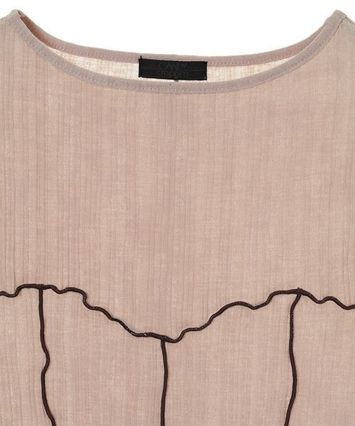 Candy Stripper（キャンディストリッパー）の「SEE THROUGH WAVY RIB H/S トップス（Tシャツ/カットソー・レディース・ブラック/ベージュ/オフホワイト・2）」の4枚目の写真