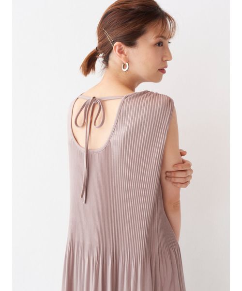 Now me. by NYLON JAPAN(ナウミーバイナイロンジャパン)の「【安田美沙子×LAGUNAMOON】プリーツワンピース(ワンピース・レディース・ネイビー/モカ・FREE)」の7枚目の写真