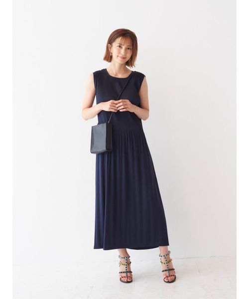 Now me. by NYLON JAPAN(ナウミーバイナイロンジャパン)の「【安田美沙子×LAGUNAMOON】プリーツワンピース(ワンピース・レディース・ネイビー/モカ・FREE)」の8枚目の写真