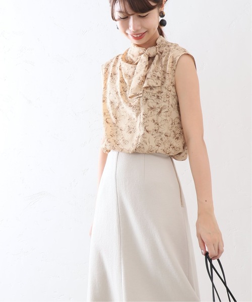 La TOTALITE(ラトータリテ)の「フレンチスリーブタイブラウス【手洗い可能】(シャツ/ブラウス・レディース・ベージュ/グリーン/アイボリー・FREE)」の15枚目の写真
