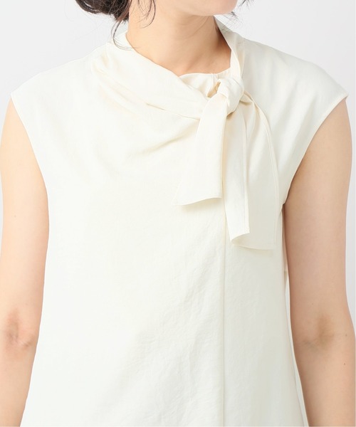 La TOTALITE(ラトータリテ)の「フレンチスリーブタイブラウス【手洗い可能】(シャツ/ブラウス・レディース・ベージュ/グリーン/アイボリー・FREE)」の21枚目の写真