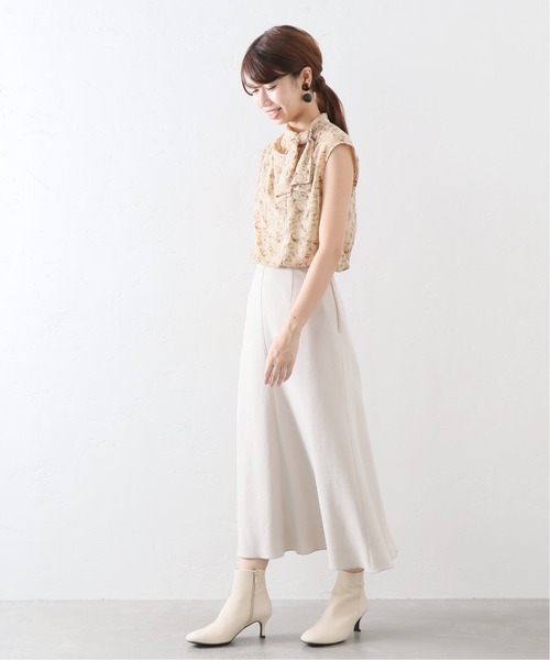 La TOTALITE(ラトータリテ)の「フレンチスリーブタイブラウス【手洗い可能】(シャツ/ブラウス・レディース・ベージュ/グリーン/アイボリー・FREE)」の12枚目の写真