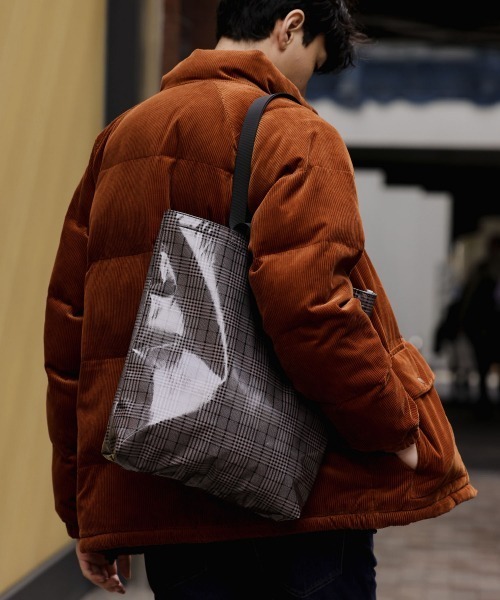 GLOBAL WORK（グローバルワーク）の「PVCコートトートバッグEC/921167（トートバッグ・メンズ・ブラック/ベージュ/グレー・FREE）」の22枚目の写真