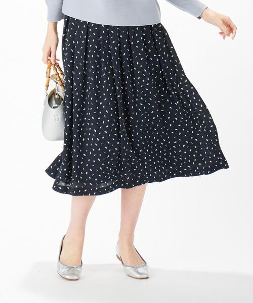 J.PRESS(ジェイプレス)の「【洗える】フェザージオメトリックプリント スカート(スカート・レディース・ネイビー系5/サックスブルー系5・T13/T15)」の2枚目の写真
