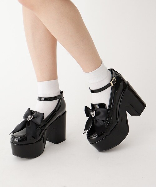 cs T&P（シーエスティーアンドピー）の「リボンチャーム付きパンプス（パンプス・レディース・ピンク系6/ブラック系1/ホワイト系2・S/LL/M/L）」の5枚目の写真