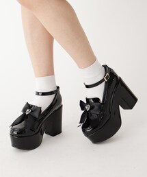 リボンチャーム付きパンプス