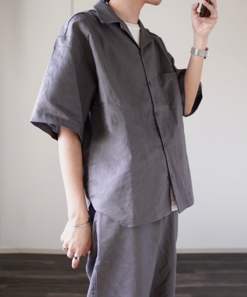 y/m by れぽすけ（イムバイレポスケ）の「3WAYリネンライクオープンカラーシャツ（シャツ/ブラウス・メンズ・チャコールグレー/ブラウン/アイボリー・MEDIUM/LARGE）」の4枚目の写真