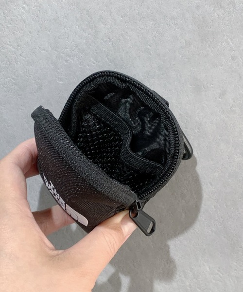 THE NORTH FACE（ザノースフェイス）の「【THE NORTH FACE】 ザ・ノース・フェイス / MINI POUCH ミニ ポーチ（ポーチ・レディース・ブラック/マスタード/カーキ/アイボリー・FREE）」の12枚目の写真