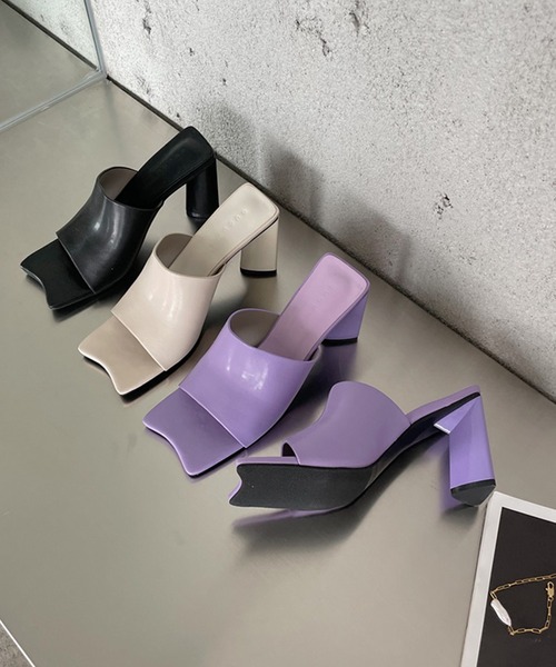 SMILE ORCHID(スマイルオーキッド)の「スクエアトゥ三角ヒールミュールサンダル(サンダル・レディース・ブラック/パープル/アイボリー・38/39/37)」の8枚目の写真