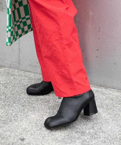 JEANASIS（ジーナシス）の「オブリークトゥストレッチブーツ/956535（ブーツ・レディース・ホワイト/ブラック/グレー・MEDIUM/LARGE）」の11枚目の写真