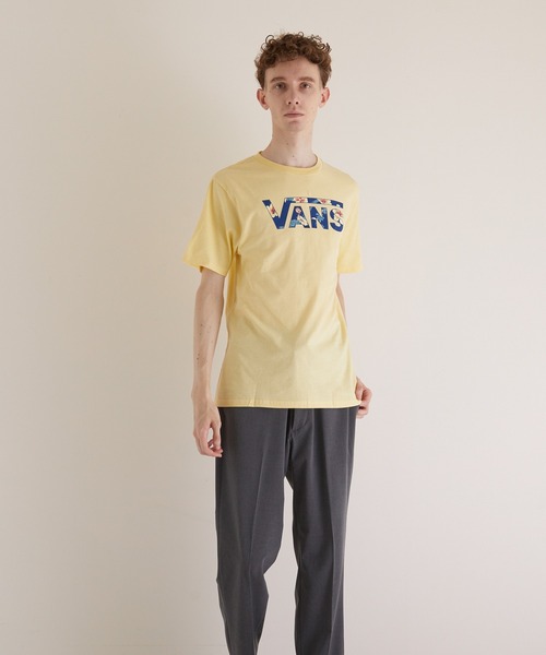 US VANS(ユーエスヴァンズ)の「【VANS】VANS CLASSIC LOGO FILL SS BOYS T 花柄ロゴ(Tシャツ/カットソー・メンズ・イエロー・MEDIUM/X-LARGE/LARGE)」の7枚目の写真