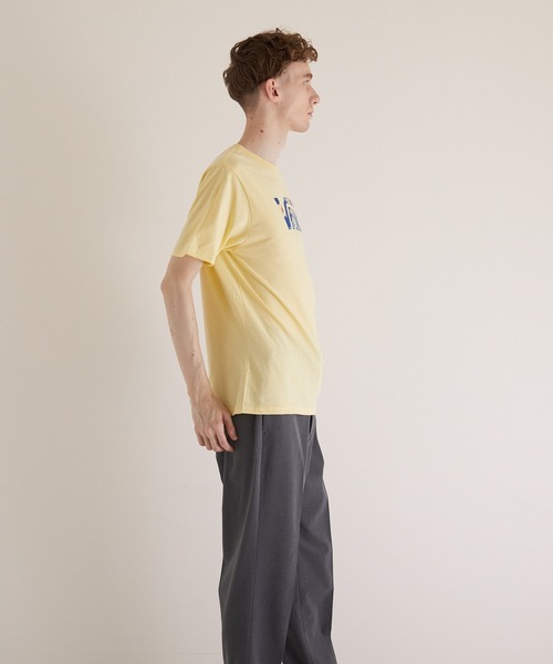 US VANS(ユーエスヴァンズ)の「【VANS】VANS CLASSIC LOGO FILL SS BOYS T 花柄ロゴ(Tシャツ/カットソー・メンズ・イエロー・MEDIUM/X-LARGE/LARGE)」の8枚目の写真