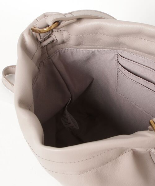 FOSSIL（フォッシル）の「GIGI CROSSBODY ZB1526788（メッセンジャーバッグ・レディース・グレー・FREE）」の6枚目の写真