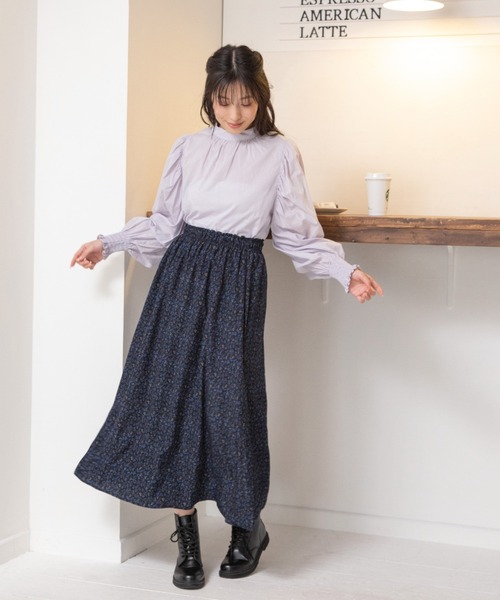 Mysa&Liina(ミーサリーナ)の「レトロフラワースカート(スカート・レディース・ブラック/ベージュ・M)」の4枚目の写真