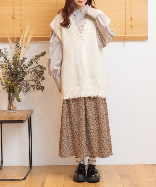Mysa&Liina(ミーサリーナ)の「レトロフラワースカート(スカート・レディース・ブラック/ベージュ・M)」の16枚目の写真