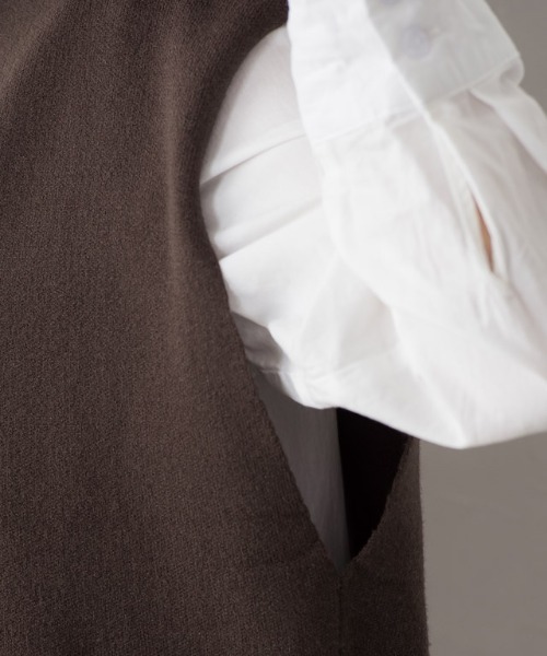 Pierrot（ピエロ）の「ミラノリブVネックニットベスト（ベスト・レディース・アイボリー/ブラック/ダークブラウン・M/L）」の19枚目の写真