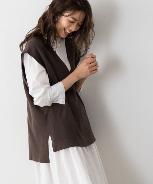 Pierrot（ピエロ）の「ミラノリブVネックニットベスト（ベスト・レディース・アイボリー/ブラック/ダークブラウン・M/L）」の5枚目の写真