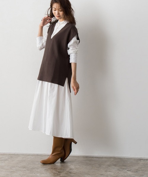 Pierrot（ピエロ）の「ミラノリブVネックニットベスト（ベスト・レディース・アイボリー/ブラック/ダークブラウン・M/L）」の8枚目の写真