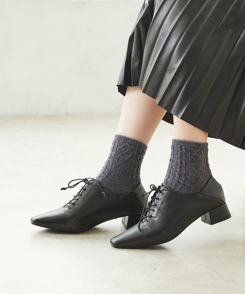 menue(メヌエ)の「スクエアトゥレースアップバブーシュ(ドレスシューズ・レディース・ブラック/ベージュ/アイボリー・LL/3L/S/M/L/XS)」の3枚目の写真