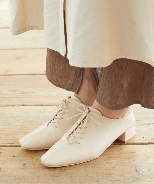 menue(メヌエ)の「スクエアトゥレースアップバブーシュ(ドレスシューズ・レディース・ブラック/ベージュ/アイボリー・LL/3L/S/M/L/XS)」の9枚目の写真