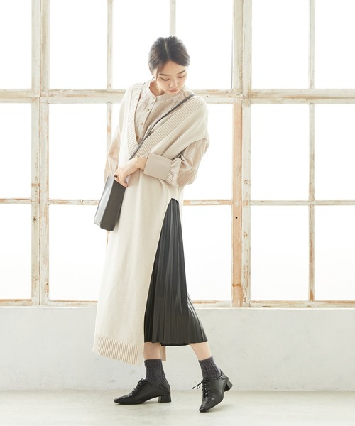 menue(メヌエ)の「スクエアトゥレースアップバブーシュ(ドレスシューズ・レディース・ブラック/ベージュ/アイボリー・LL/3L/S/M/L/XS)」の11枚目の写真