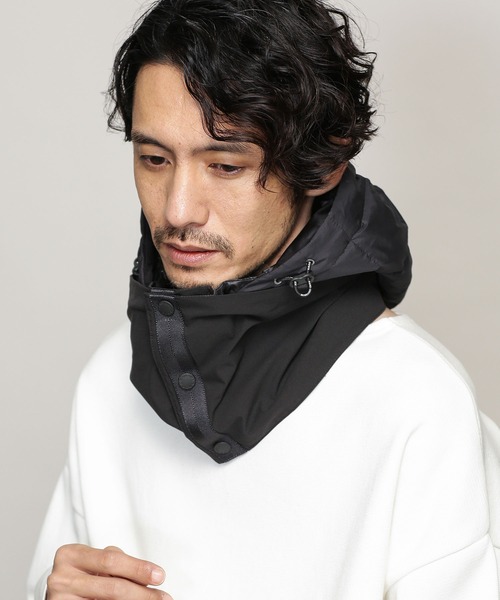 NANO universe(ナノユニバース)の「西川ダウン(R)フードネックウォーマー(ネックウォーマー/スヌード・メンズ・チャコール/カーキ/ブラック・FREE)」の2枚目の写真