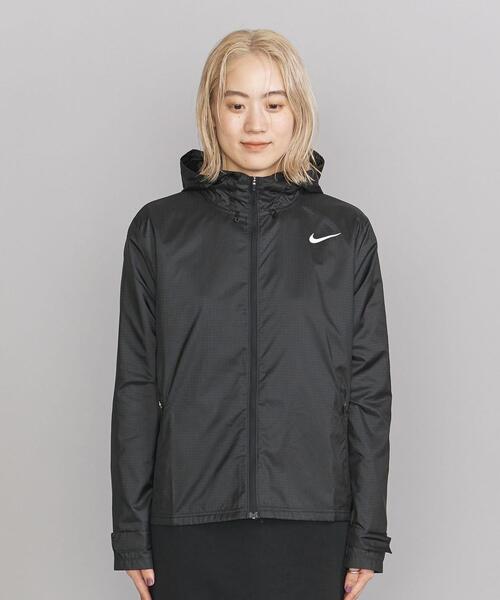 NIKE（ナイキ）の「＜NIKE(ナイキ)＞エッセンシャル ウィメンズ ランニングジャケット（その他アウター・レディース・ブラック・M/S）」の2枚目の写真