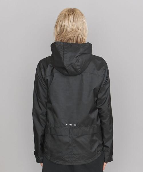 NIKE（ナイキ）の「＜NIKE(ナイキ)＞エッセンシャル ウィメンズ ランニングジャケット（その他アウター・レディース・ブラック・M/S）」の4枚目の写真