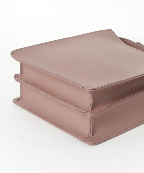 ALWAYS GOOD TIME(オルウェイズグッドタイム)の「ヴィーガンレザー スクエアフォルム ミニショルダーバッグ(ショルダーバッグ・レディース・ブラック/ベージュ/ブラウン・FREE)」の5枚目の写真